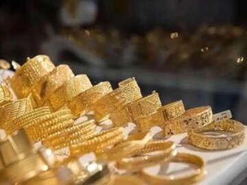 دلار و طلا امروز ریزشی شدند؛ آخرین نرخ‌ها را ببینیدریزش قیمت دلار و طلا امروز؛ آخرین نرخ‌ها را بررسی کنید