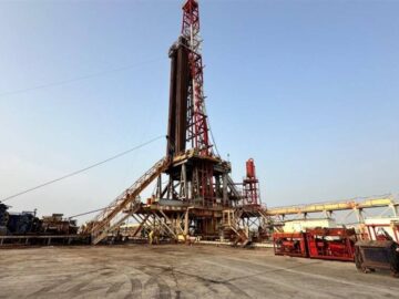 بنزین ۵۰۰۰ تومانی هفته آینده می‌آید؟ – تابناکبنزین ۵۰۰۰ تومانی در راه است؛ هفته آینده نهایی می‌شود؟